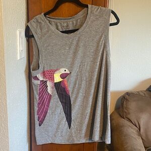Oiselle Gray Muscle Tee with Colorful Bird Design